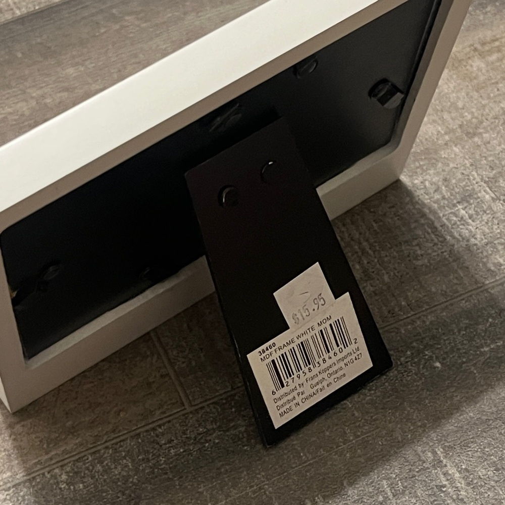 White 'Mom' Photo Frame - Picture 8 of 10